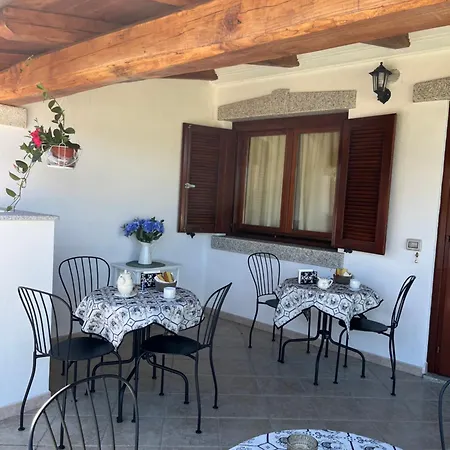 B&bcoccole فندق مبيت وإفطار سان تيودورو