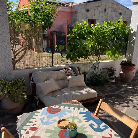 B&bcoccole فندق مبيت وإفطار سان تيودورو